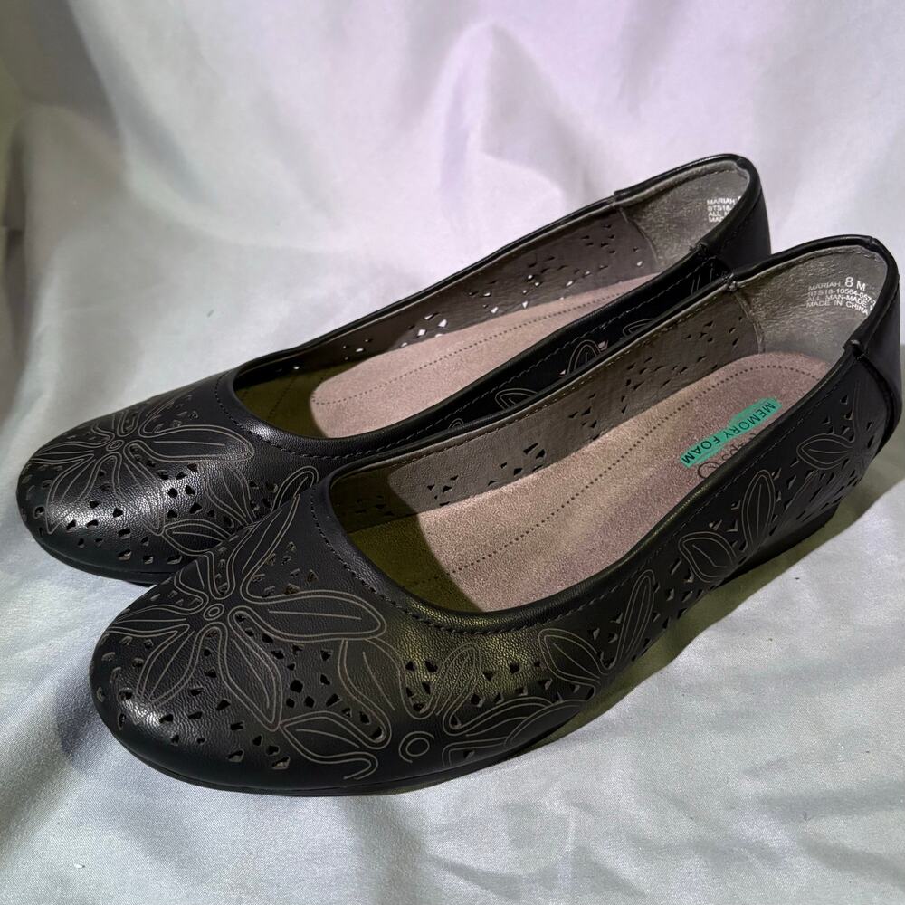 BareTraps Black Floral Cutout Comfort Flats Size 8M